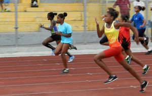 Les filles en têtes d'affiche