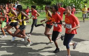 Cross de la Gauloise - cadettes au départ (Emeline, Charline, Aline et Tiffany)