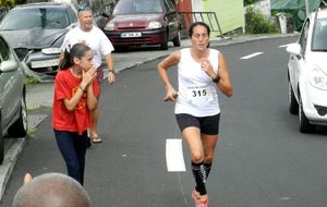 Nèg Mawon 2013 - Maman, je peux porter le bâton, allez s'il te plaît ?