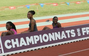 France CA/JU - 17 juillet - Prises de marques au stade, les sauteuses
