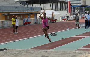 France CA/JU - 17 juillet - Prises de marques au stade, Lynda