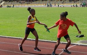 8 déc. Louis Achille - Relais BEF - Jolane (400m) pour Maureen (300m)