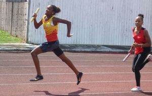 8 déc. Louis Achille - Relais BEF - Manon sur 400m