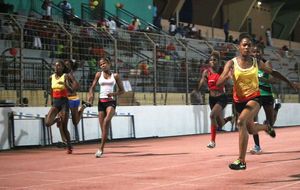 Meeting 2014 - Finale A du 200m MIF remportée par Jessie Zali