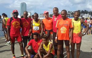 Souvenir 2014 - La une, Coach, Louis-Michel, Arnaud, Cliff, Gérald, Patrick, Bruno, Julien et Johnny (manque Benoît)