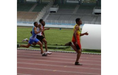10''66,   visa pour les CARIFTA pour Georgy