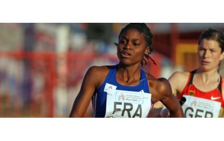 En bleu : Lénora, Justine et Ludgi