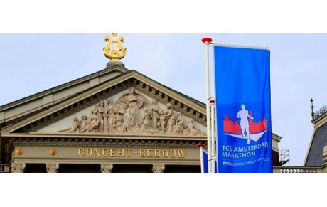 Amsterdam, Paris, Versailles, les filles en vadrouille